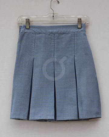 <p>Falda Liceo Internacional.&nbsp; &nbsp;Bajo viene sin dobladillo para que se lo haga a la altura de cada chica.</p>

<p>&nbsp;</p>
